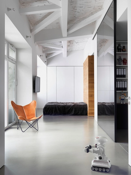 Loft de un Fotógrafo / Bruzkus Batek Architekten - Interiores De Apartamentos
