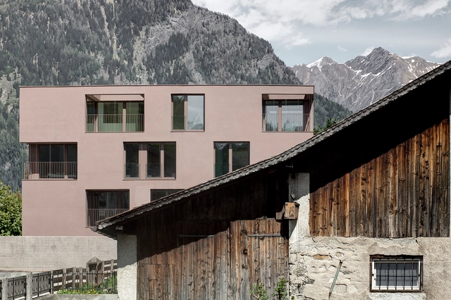 Residencia Pfarrmessner Sterzing / Pedevilla Architects - Casas