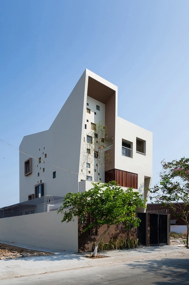Casa 2H / Truong An architecture + 23o5Studio - Casas