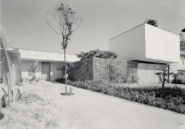 Clássicos da Arquitetura: Residência Castor Delgado Perez / Rino Levi - Casas, Fachada