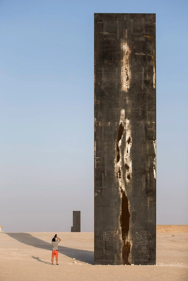La nueva escultura de Richard Serra, en el desierto de Qatar - Imagen Principal