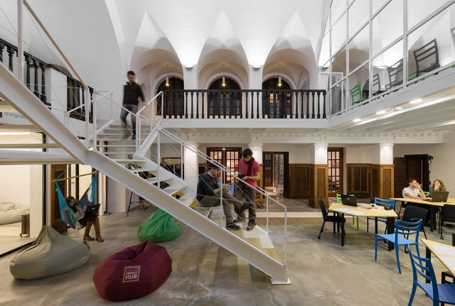 Impact Hub Belgrado  / URED architecture studio - Interiores De Oficina
