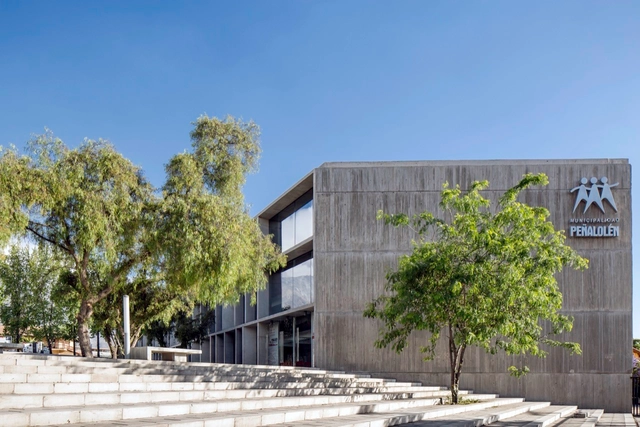 Centro de Atenção Comunitário / Gubbins Arquitectos, Polidura + Talhouk Arquitectos - Outros Edifícios Governamentais