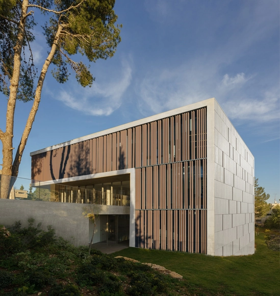 Academia de Estudos Avançados / Chyutin Architects - Escolas