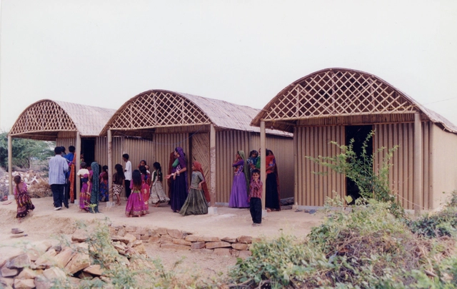 Shigeru Ban lança campanha para construir abrigos emergenciais no Nepal - Imagem de Destaque