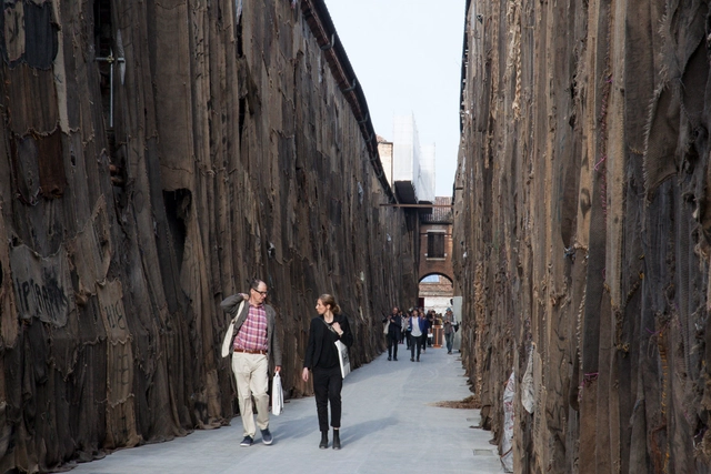Museo Temporal de David Adjaye alberga la exposición "All the World's Future's" en Venecia - Imagen Principal