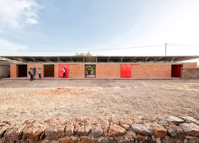 Center for Educational, Professional and Sports Integration / Albert Faus - Schools , Facade