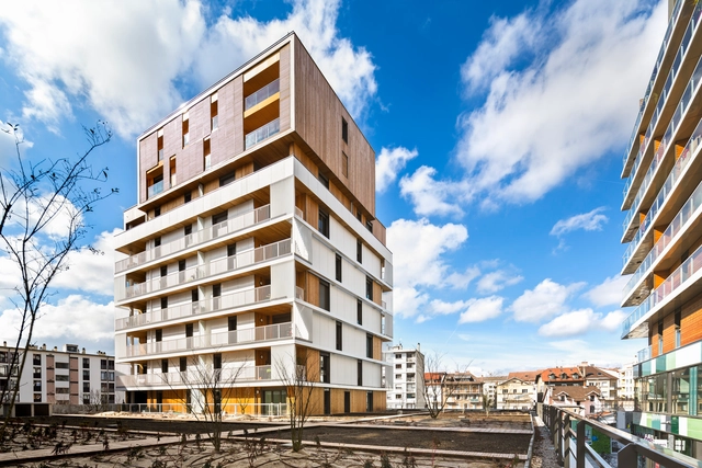 Complejo de Casas y Tiendas / Ameller, Dubois & Associés - Vivienda Colectiva