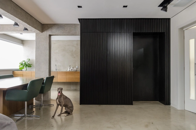 Apartamento GW / AMBIDESTRO - Edifício De Apartamentos, Porta, Fachada, Mesa, Cadeira