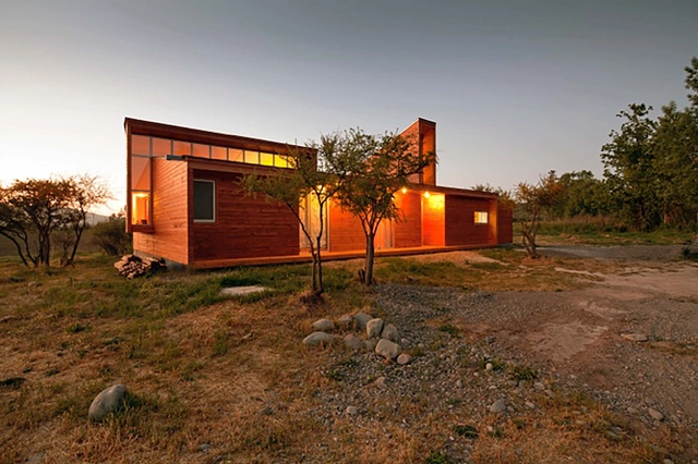 Casa MJ  / COMUNarquitectos - Casas