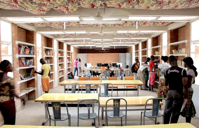 Katiou Library  / Albert Faus - Schools 