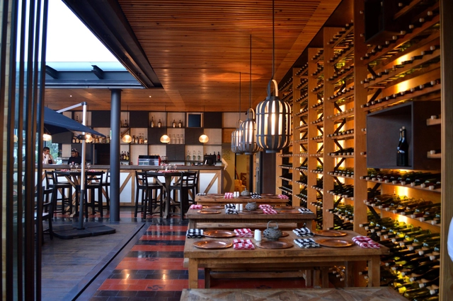Asador Vasco / RootStudio - Restaurant, Fijación Vigas, Mesas, Sillas, Bancas