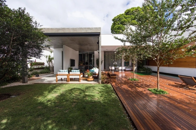 Residencia RMJ / Felipe Bueno & Alexandre Bueno - Casas