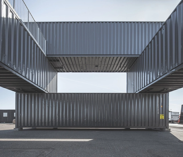 Creado para Moverse / Arcgency - Edificio De Oficinas