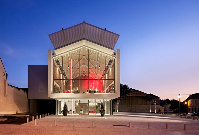Centro Cultural Auneau / Architecture Patrick Mauger - Centro Cultural