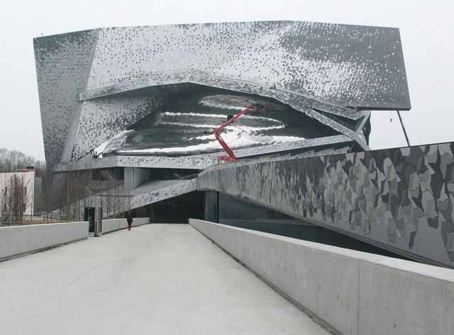 让·努维尔 Jean Nouvel 在建筑学上的激情和他为了正确的完成项目而进行的抗争 - 主图