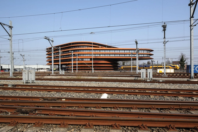 Centro de Control de Trenes Utrecht / ​de Jong Gortemaker Algra - Centro De Control