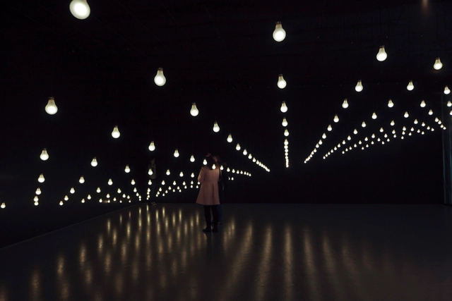 Jim Campbell, artista pionero de la experimentación con luz, presenta su primera exposición antológica en España - Iluminacion