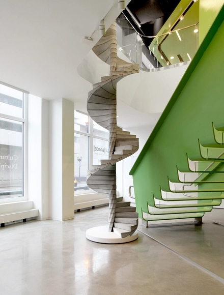 Levando o concreto a outro nível: Escada "Helix", por Matter Design - Imagem de Destaque