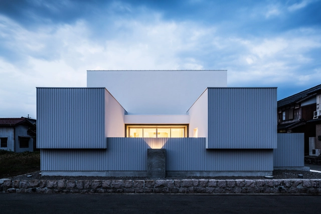 Courtyard House / FORM | Kouichi Kimura Architects - Houses, Facade