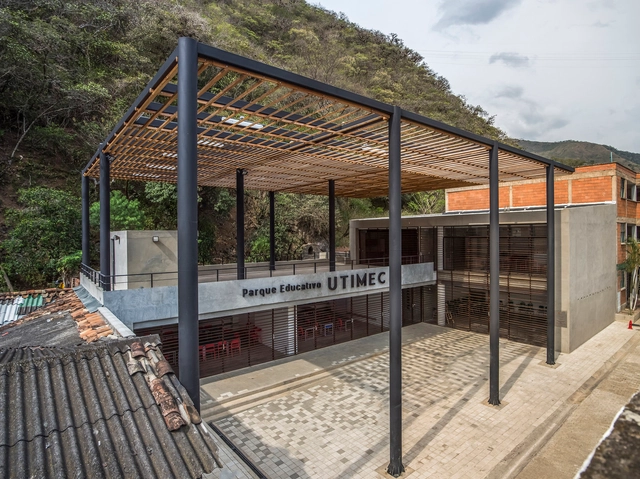 Parque Educativo Uramita / FP arquitectura - Guardería, Terraza, Fachada, Fijación Vigas, Barandas, Cierros