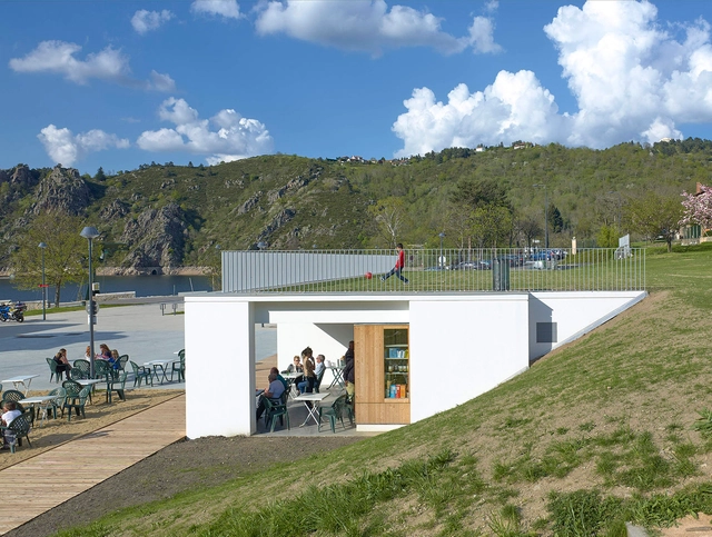 Centro de Serviços e Lazer  / Link architectes - Serviços