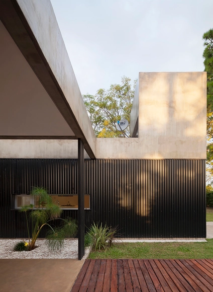 House in el Pinar  / Nicolas Bechis - Houses