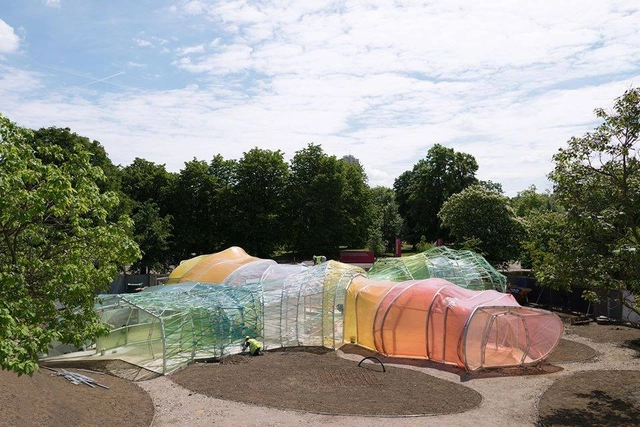 En Construcción: Primeras imágenes del Serpentine Pavilion diseñado por SelgasCano - Imagen Principal