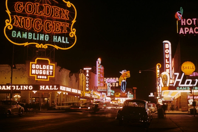Light Matters: A Flash Back to the Glittering Age of Las Vegas at the Neon Museum - Featured Image