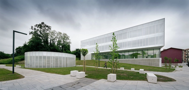 Centro de Educación de Personas Adultas y Ludoteca / 1004arquitectos - Arquitectura Educacional