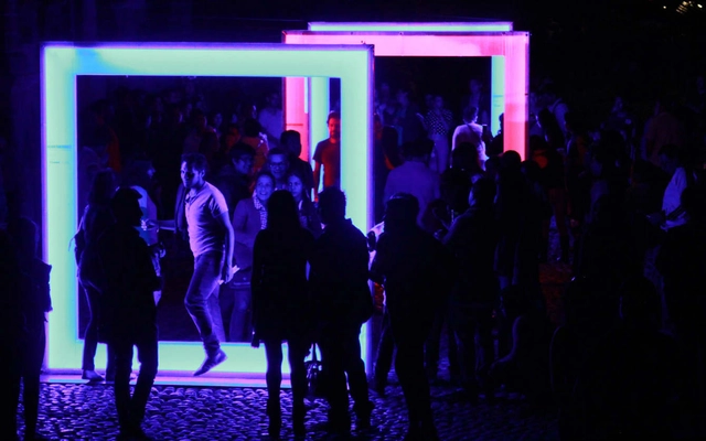 Mind The Light, una instalación efímera de luz en México D.F por artec3 Studio - Arte Y Arquitectura