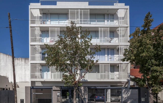 Edificio AVA III  / Estudio Geya  - Vivienda Colectiva, Fachada