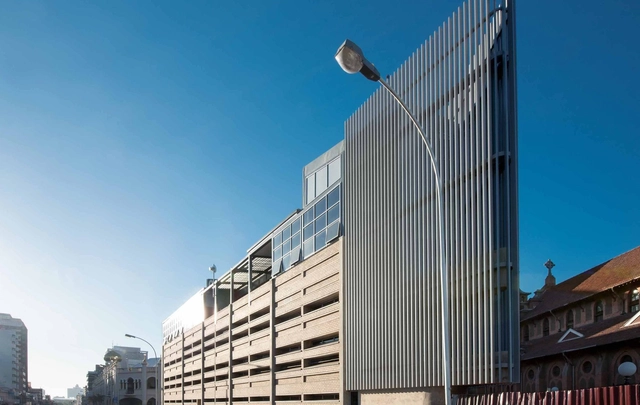 Centro Denis Hurley / Ruben Reddy Architects - Centro Comunitario