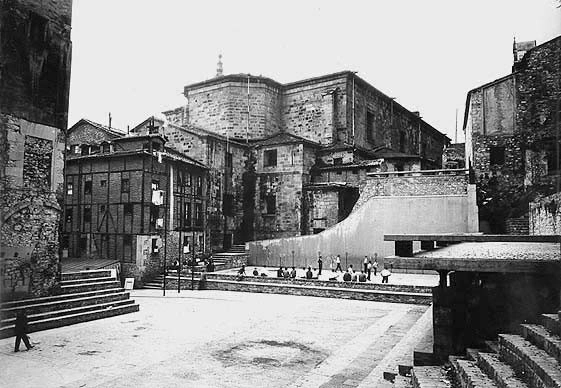 España: Centenar de arquitectos salen a la defensa de obra diseñada por Luis Peña Ganchegui - Imagen Principal