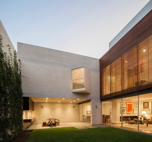 Casa V / Jaime Ortiz de Zevallos - Casas