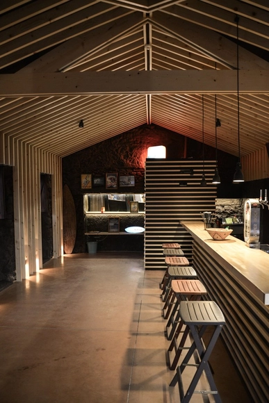 Remodelación de un espacio para Bar / SUCRRE atelier - Reconversión