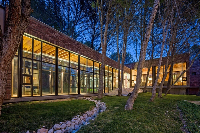 Casa Espiritual / PLADIS Arquitectos - Centro Comunitario, Jardín, Fachada, Iluminación