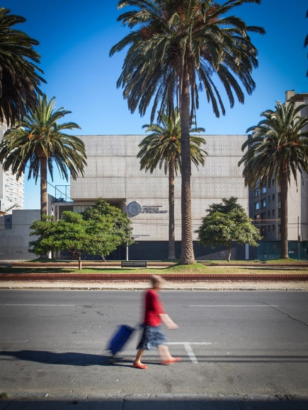  Escola de Engenharia Bioquímica PUCV / Juan Pavez Aguilar + José Requesens Aldea + Fernando Miranda Monreal - Universidade
