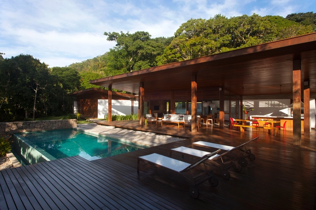 Casa en Flamengo / Gebara Conde Sinisgalli Arquitetos - Casas
