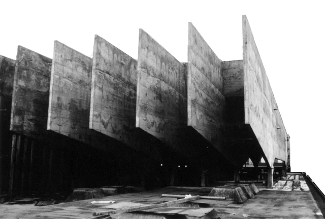 Clássicos da Arquitetura: Clube XV / Francisco Petracco e Pedro Paulo de Melo Saraiva - Arquitetura Esportiva, Fachada