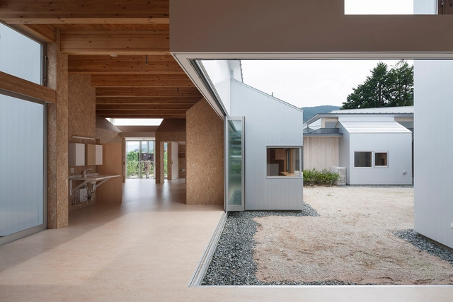 Kaze No Machi Miyabira  / Susumu Uno／CAn + Met Architects - Guardería