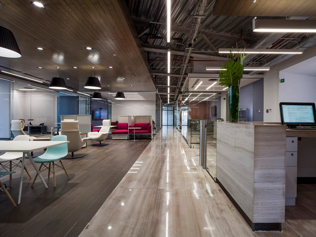 IOS Virreyes / SPACE - Interiores De Oficina, Iluminación, Mesas, Sillas