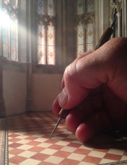 Ve cómo un artista de Brooklyn está creando un modelo a escala en miniatura de una catedral gótica - Imagen Principal