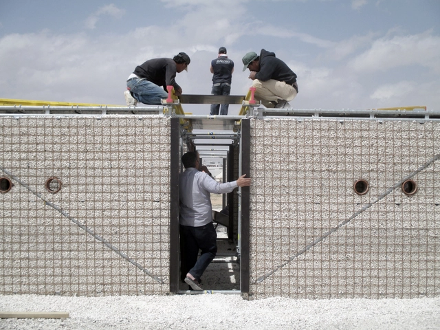 Escolas para crianças refugiadas na Jordânia construídas com andaimes e areia - Sustentabilidade