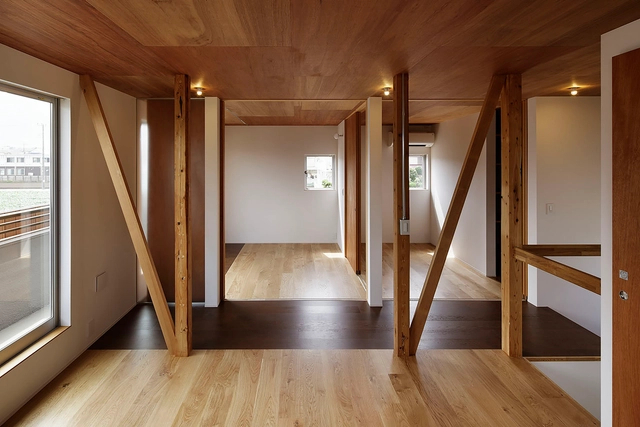 House of Kodaira / KASA Architects - Renovation, Beam, Door, Facade, Handrail