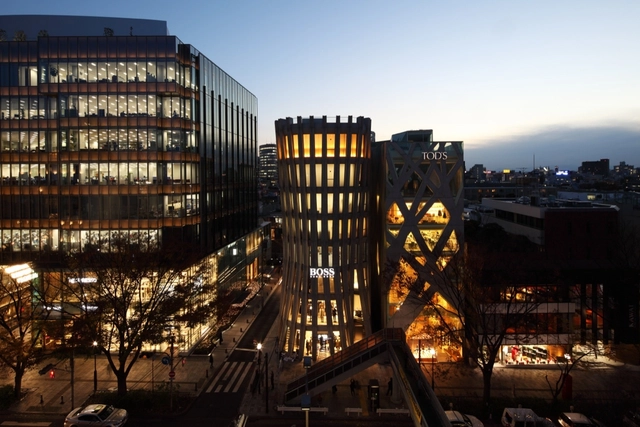 Edificio Omotesando Keyaki / Norihiko Dan and Associates - Tienda