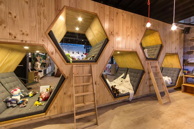 9 ¾ Café + Librería / PLASMA NODO - Bibliotecas