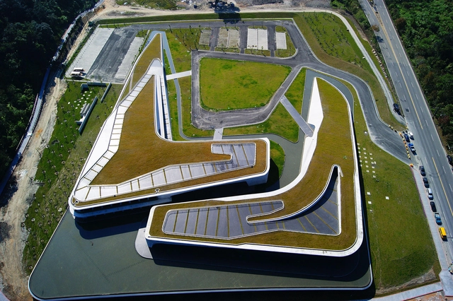 Administración de la oficina de turismo de Sun Moon Lake / Norihiko Dan and Associates - Arquitectura Cultural