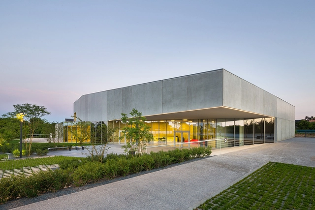 La Quintaine / atelier d’architecture King Kong - Centro Cultural