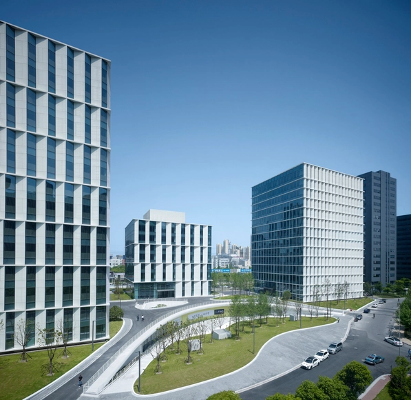 Edificio de Oficinas 3Cubes / gmp Architekten - Edificio De Oficinas